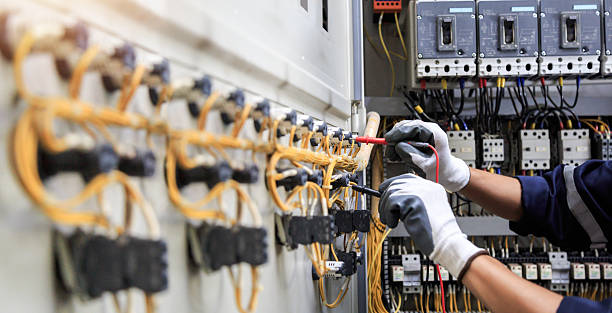 Professional Electrician technician working in Posen, IL